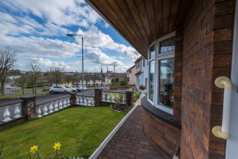 Spacious 4 Bedroom Home - 5 Min Walk To Town Енніскіллен Екстер'єр фото